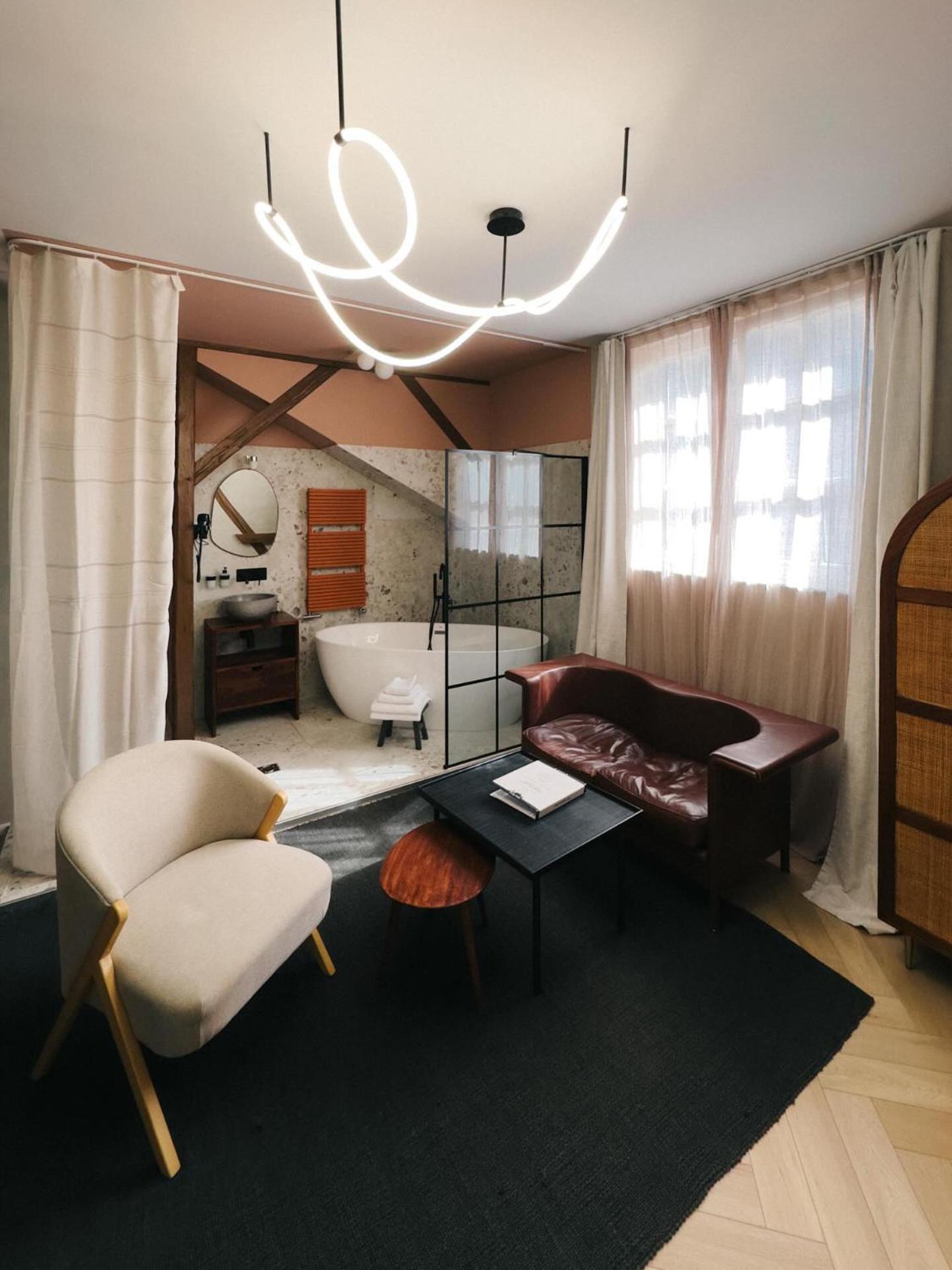 Nest Hotel Gyor Exterior photo